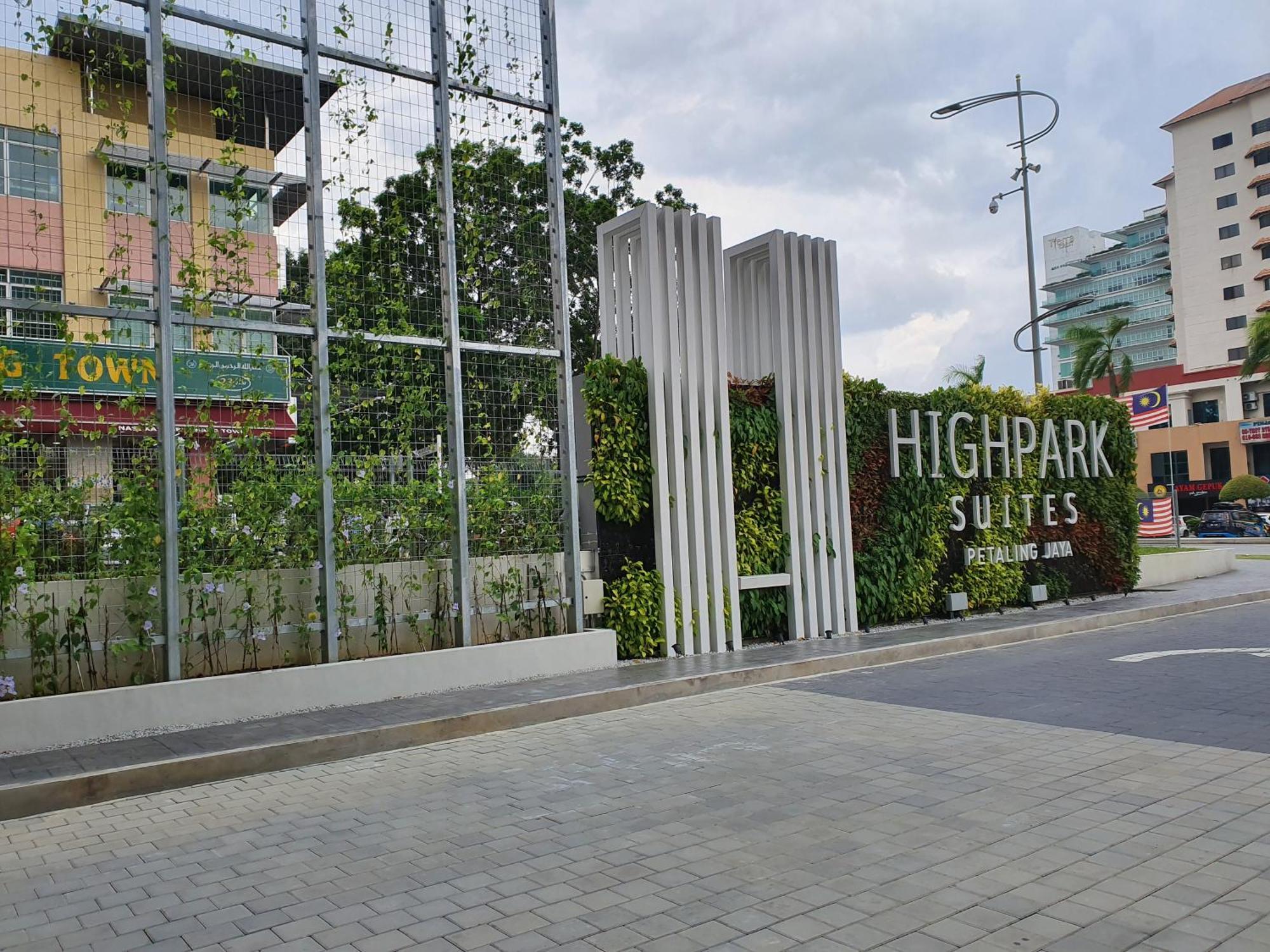 Highpark Suites In Petaling Jaya, Kelana Jaya By Plush Kampong Baharu Sungai Way Exterior photo