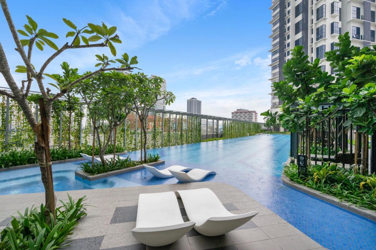 Highpark Suites In Petaling Jaya, Kelana Jaya By Plush Kampong Baharu Sungai Way Exterior photo